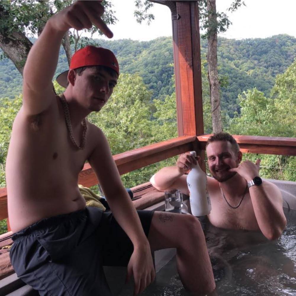 Meet your Posher, Devin